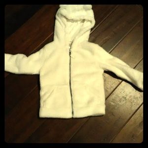 White fleece jacket w/hood